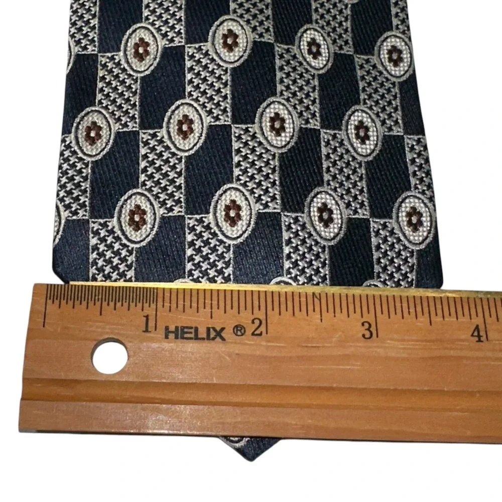 Paul Fredrick Tie Necktie Blue Silver Geometric 100% Silk Made‎ Italy EUC